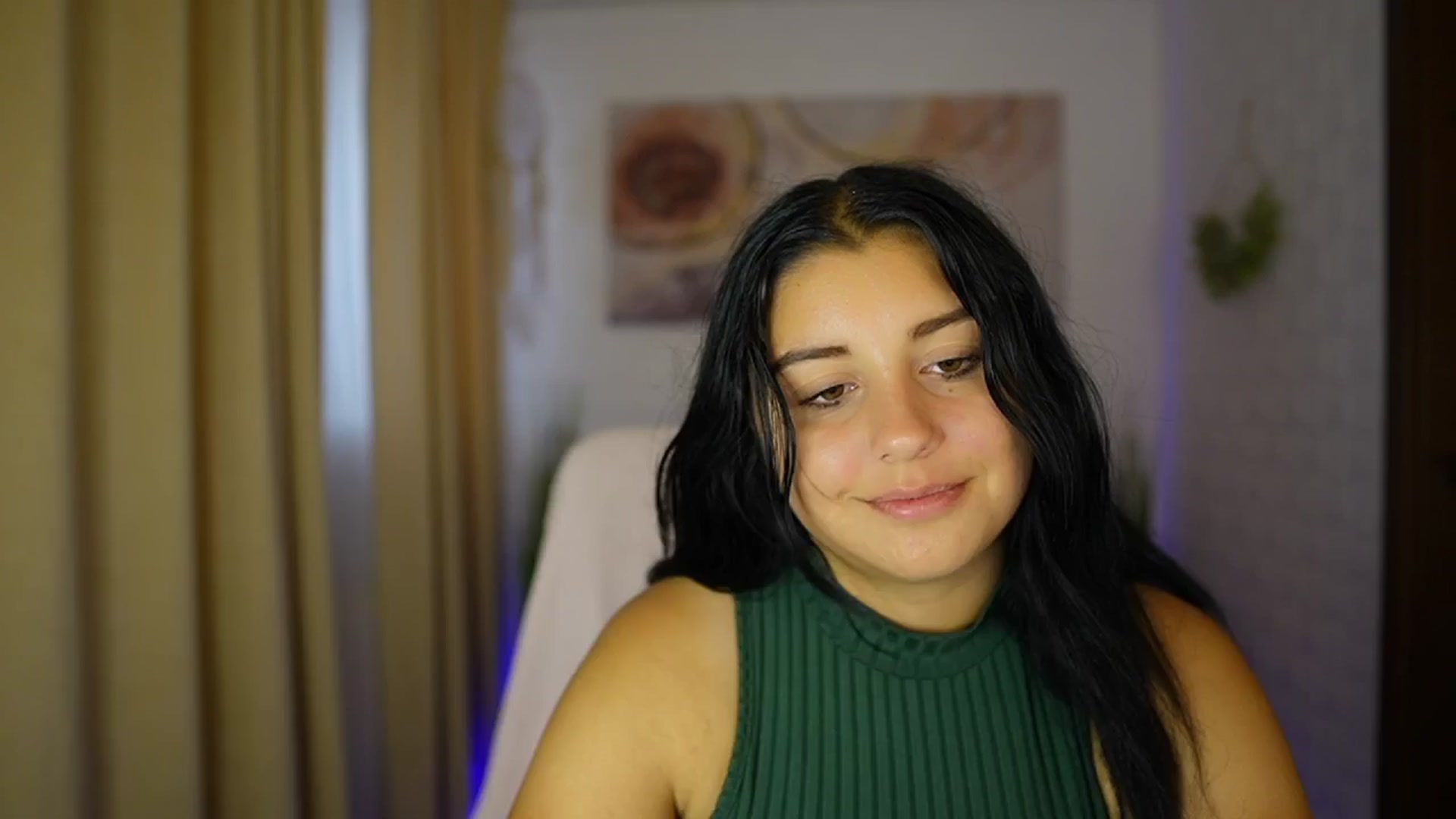 Gallery image thumbnail from Liya__Silver's myfreecams stream on, 08/07/2024, 14:26 image 14 of 20