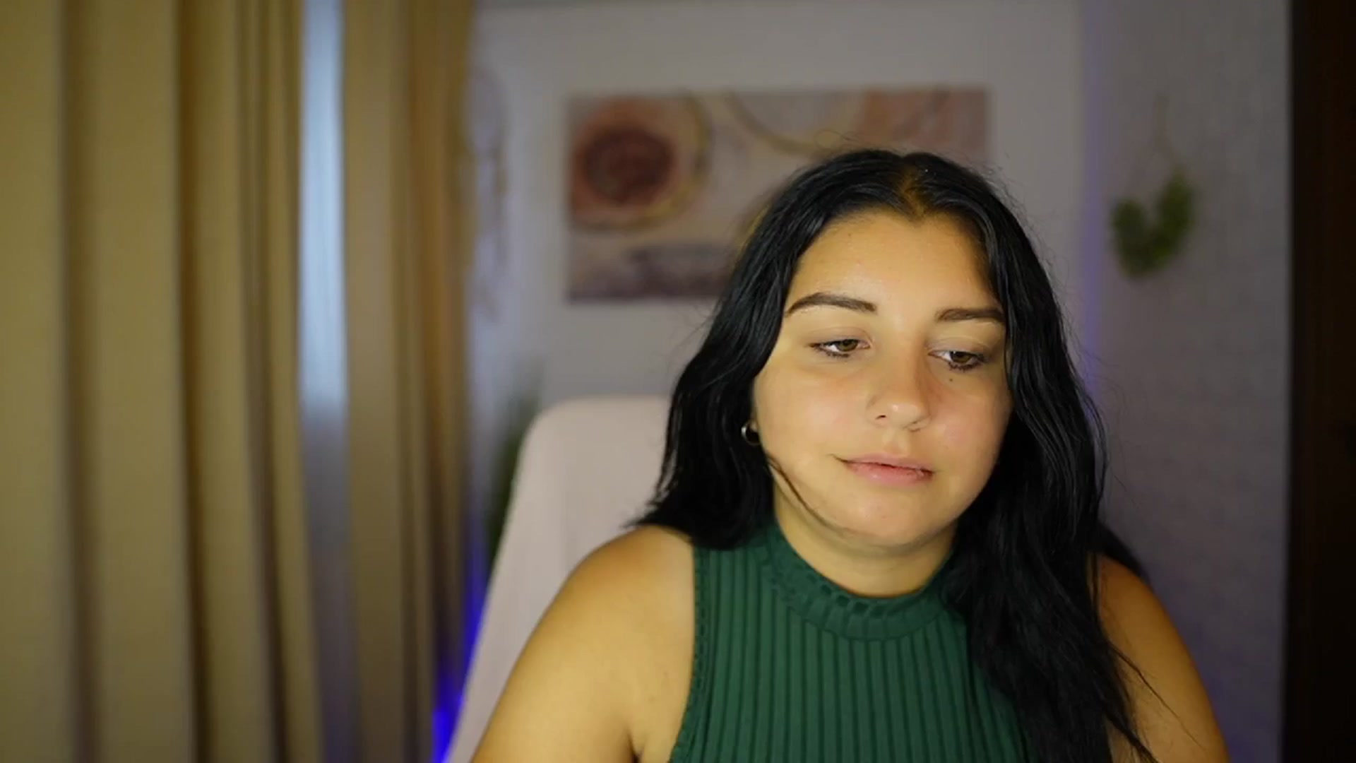 Gallery image thumbnail from Liya__Silver's myfreecams stream on, 08/07/2024, 14:26 image 15 of 20