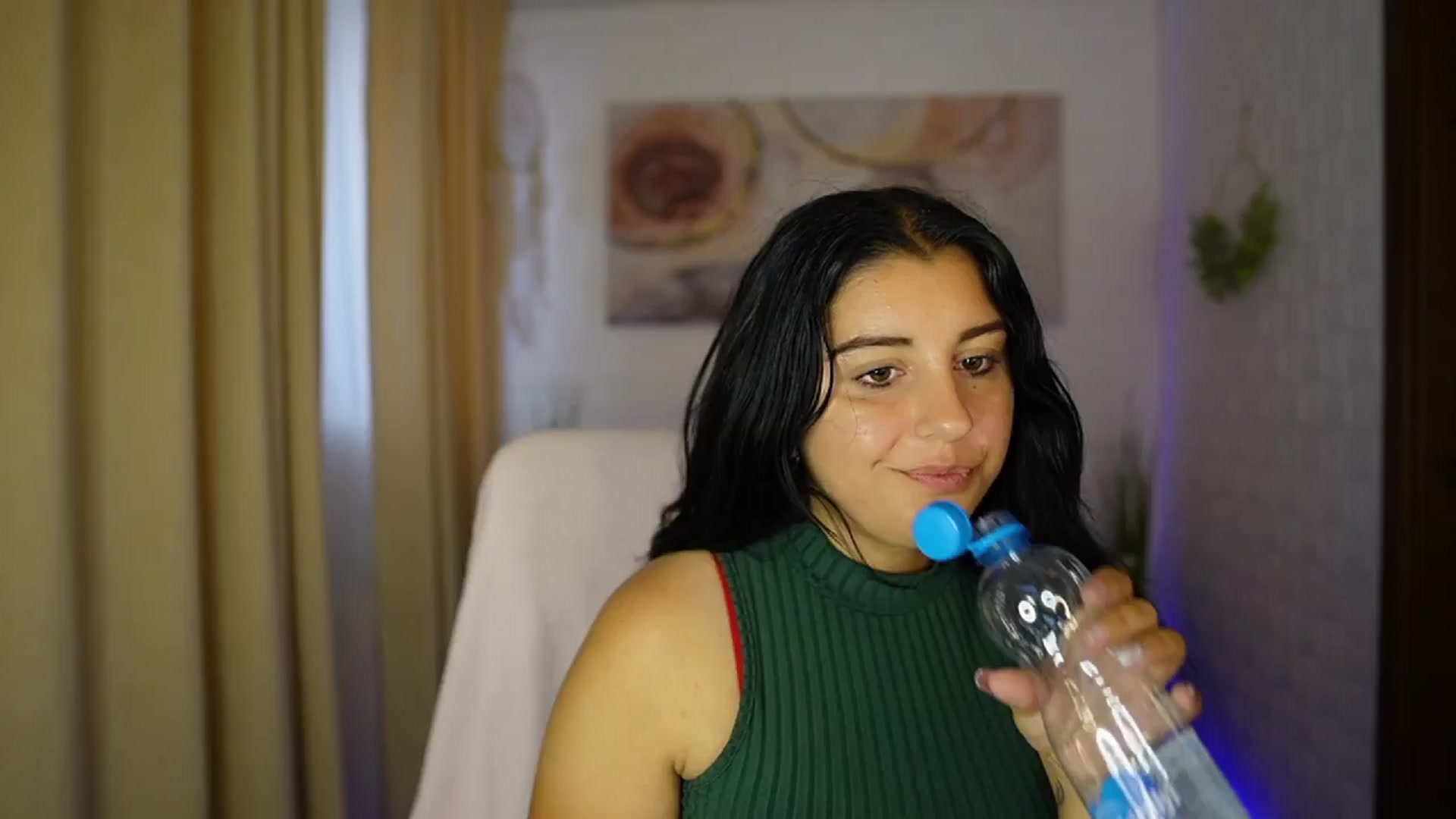 Gallery image thumbnail from Liya__Silver's myfreecams stream on, 08/07/2024, 14:26 image 2 of 20