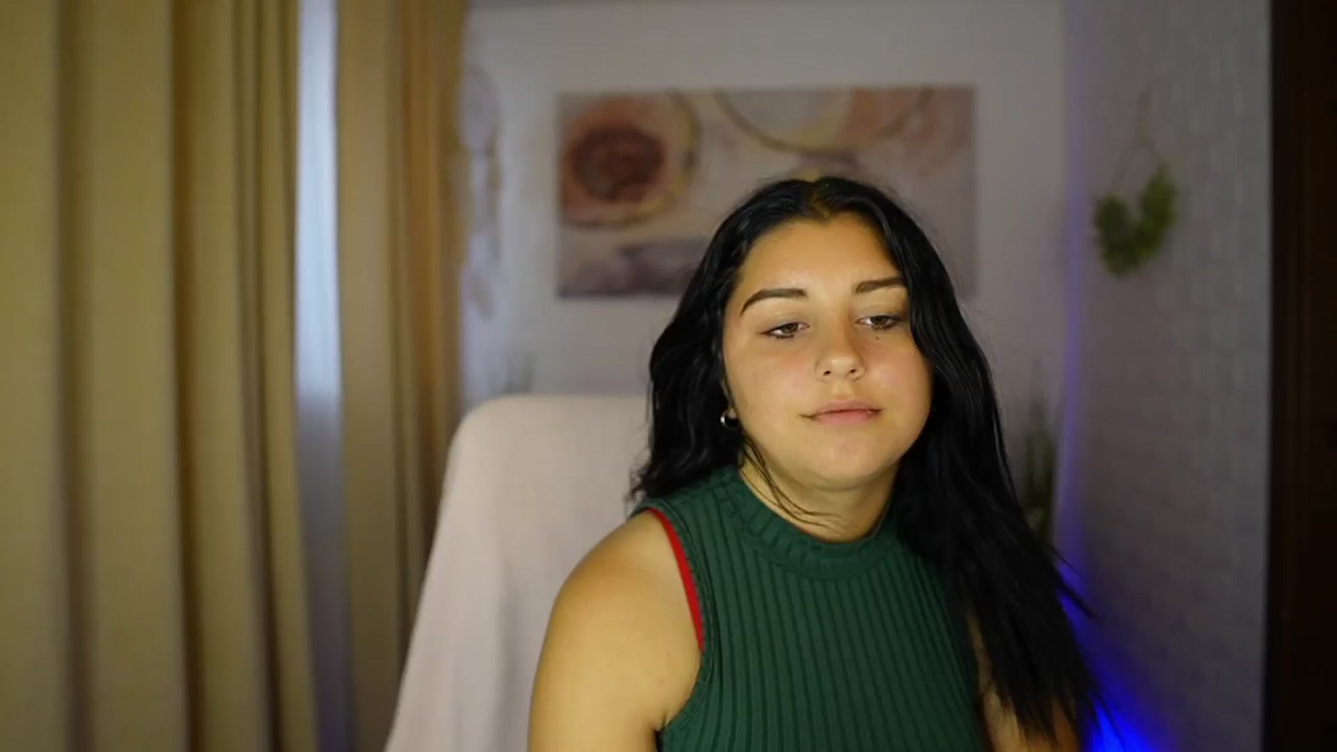 Gallery image thumbnail from Liya__Silver's myfreecams stream on, 08/07/2024, 14:26 image 8 of 20
