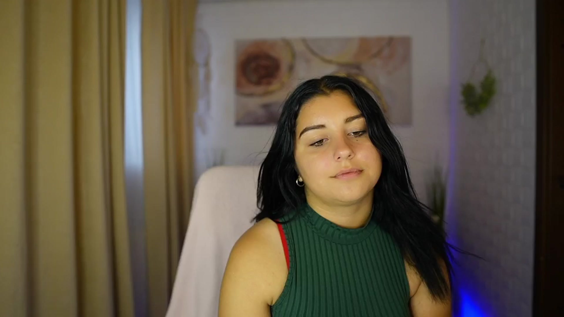 Gallery image thumbnail from Liya__Silver's myfreecams stream on, 08/07/2024, 14:26 image 10 of 20