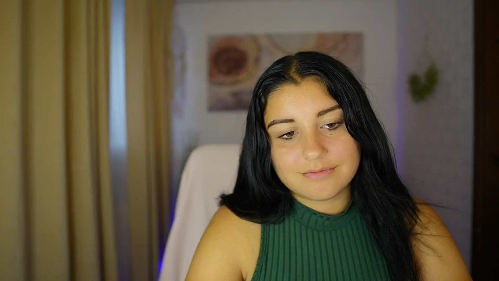 Gallery image thumbnail from Liya__Silver's myfreecams stream on, 08/07/2024, 16:32 image 12 of 20