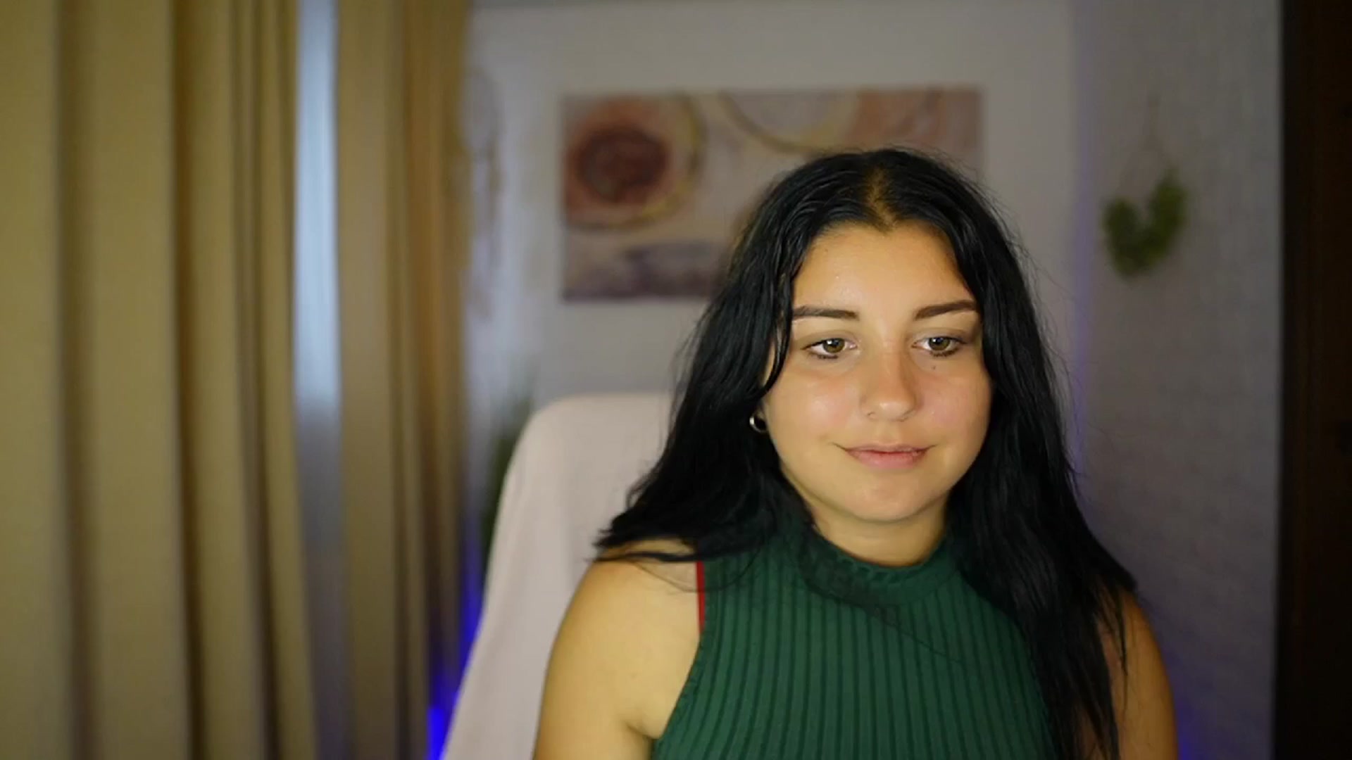 Gallery image thumbnail from Liya__Silver's myfreecams stream on, 08/07/2024, 16:32 image 3 of 20