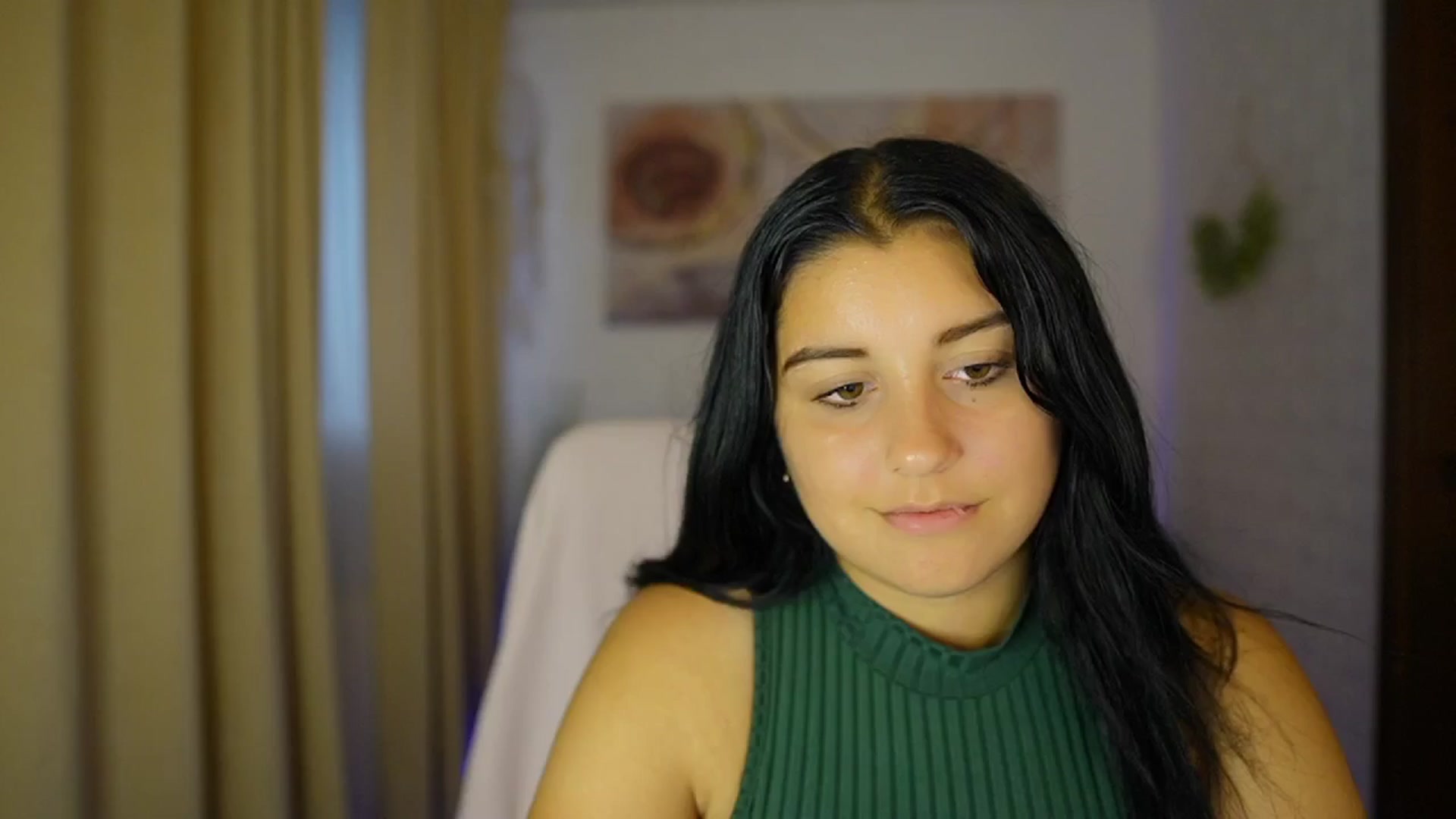 Gallery image thumbnail from Liya__Silver's myfreecams stream on, 08/07/2024, 16:32 image 14 of 20