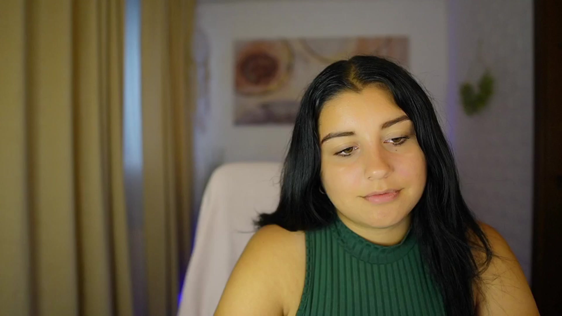 Gallery image thumbnail from Liya__Silver's myfreecams stream on, 08/07/2024, 16:32 image 13 of 20