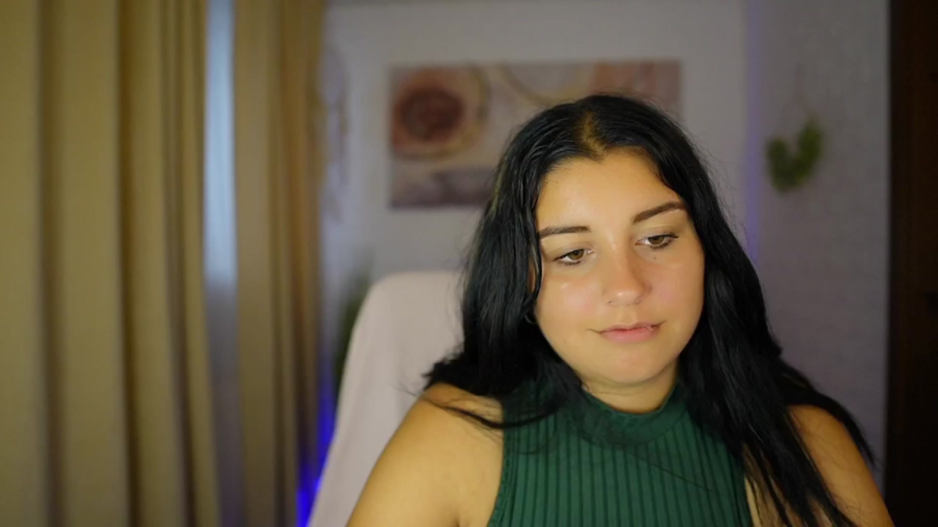 Gallery image thumbnail from Liya__Silver's myfreecams stream on, 08/07/2024, 16:32 image 4 of 20