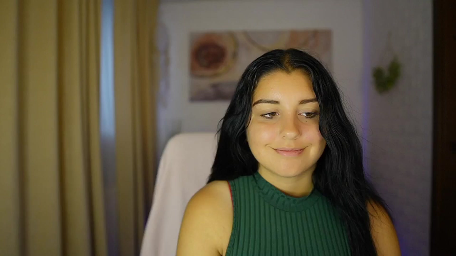 Gallery image thumbnail from Liya__Silver's myfreecams stream on, 08/07/2024, 16:32 image 17 of 20