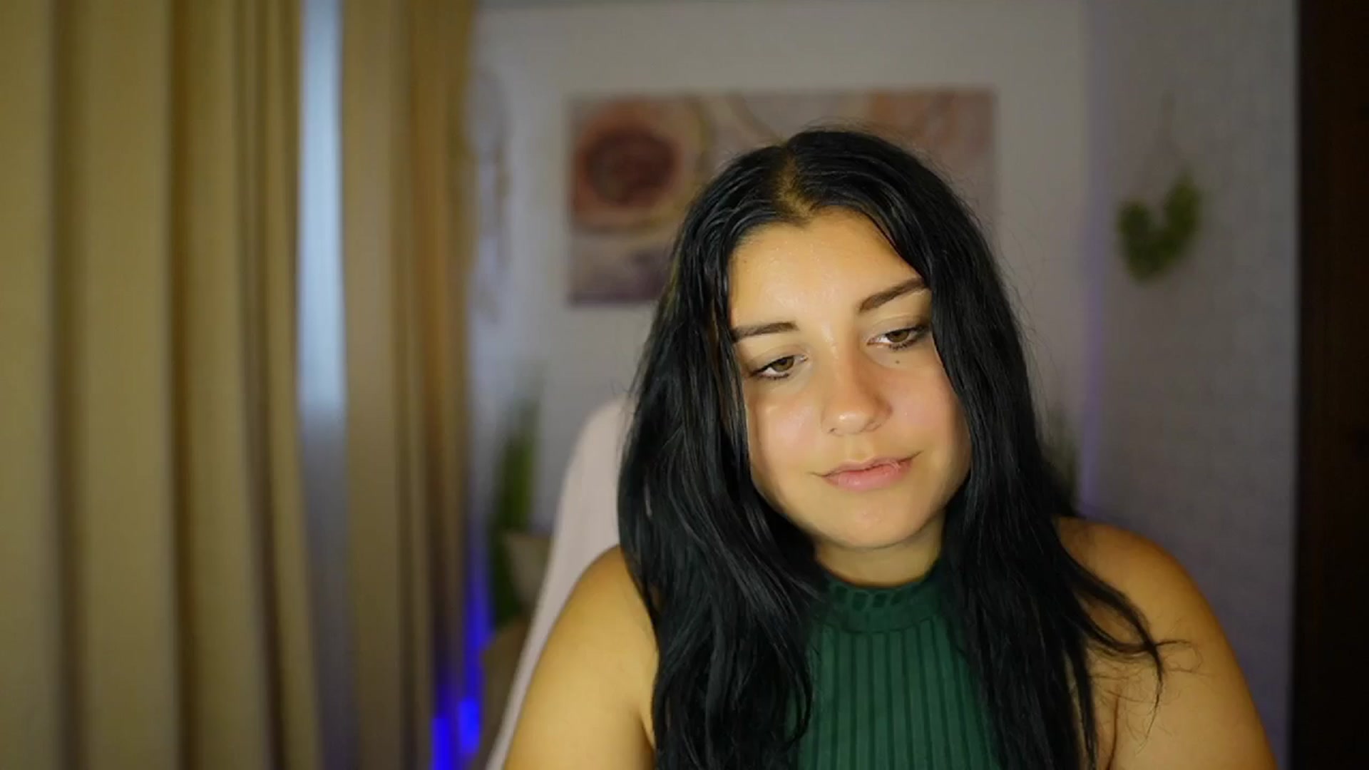 Gallery image thumbnail from Liya__Silver's myfreecams stream on, 08/07/2024, 16:32 image 7 of 20