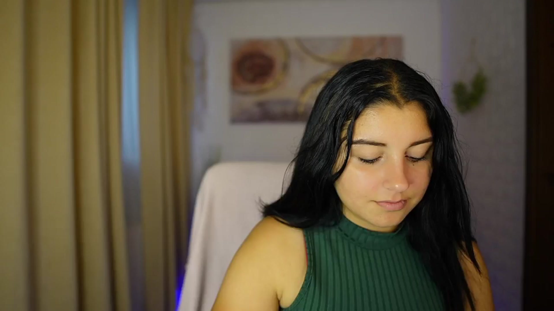 Gallery image thumbnail from Liya__Silver's myfreecams stream on, 08/07/2024, 17:44 image 11 of 20
