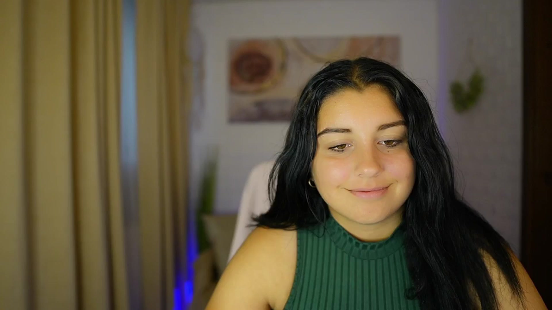 Gallery image thumbnail from Liya__Silver's myfreecams stream on, 08/07/2024, 17:44 image 17 of 20