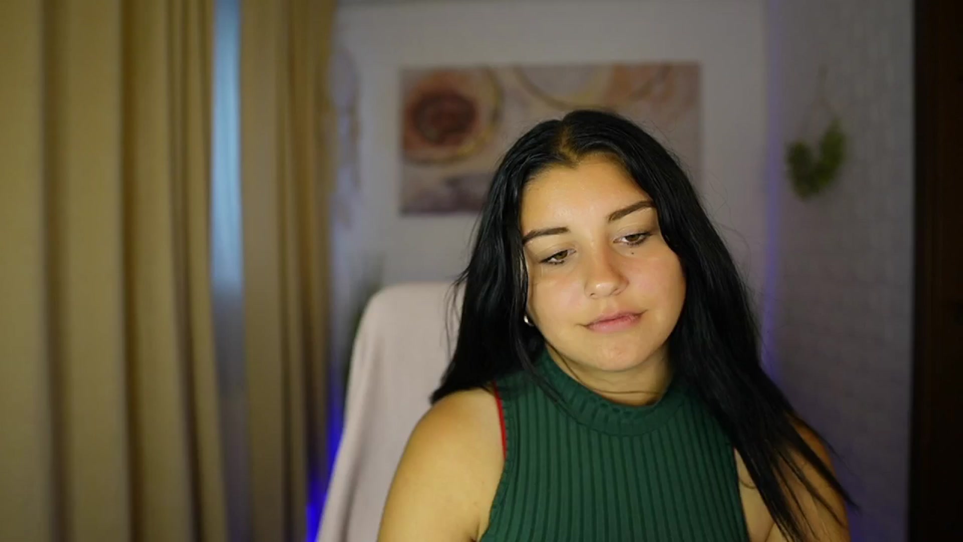 Gallery image thumbnail from Liya__Silver's myfreecams stream on, 08/07/2024, 17:44 image 3 of 20