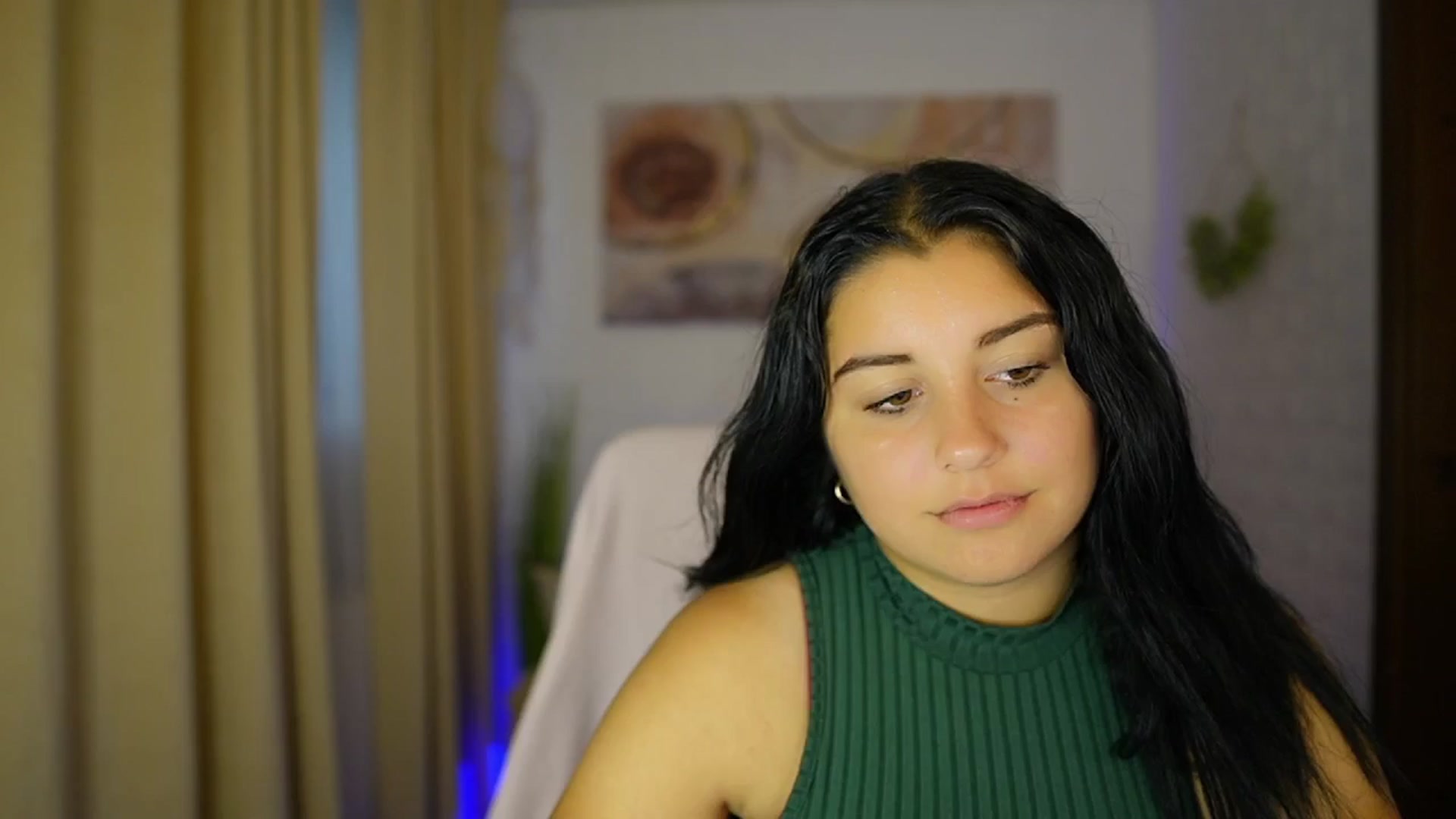 Gallery image thumbnail from Liya__Silver's myfreecams stream on, 08/07/2024, 17:44 image 16 of 20
