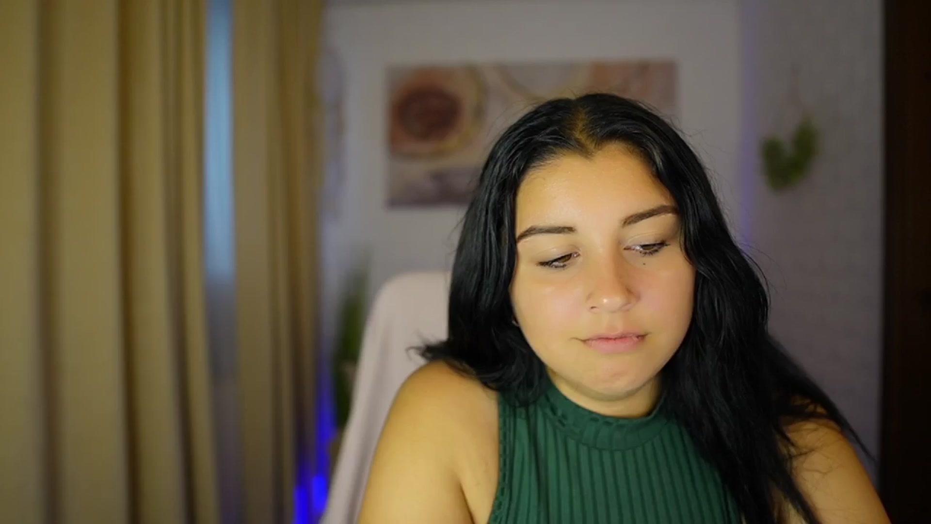 Gallery image thumbnail from Liya__Silver's myfreecams stream on, 08/07/2024, 17:44 image 8 of 20