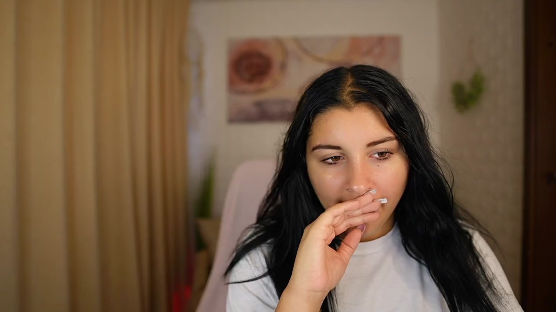 Gallery image thumbnail from Liya__Silver's myfreecams stream on, 08/08/2024, 14:34 image 13 of 20