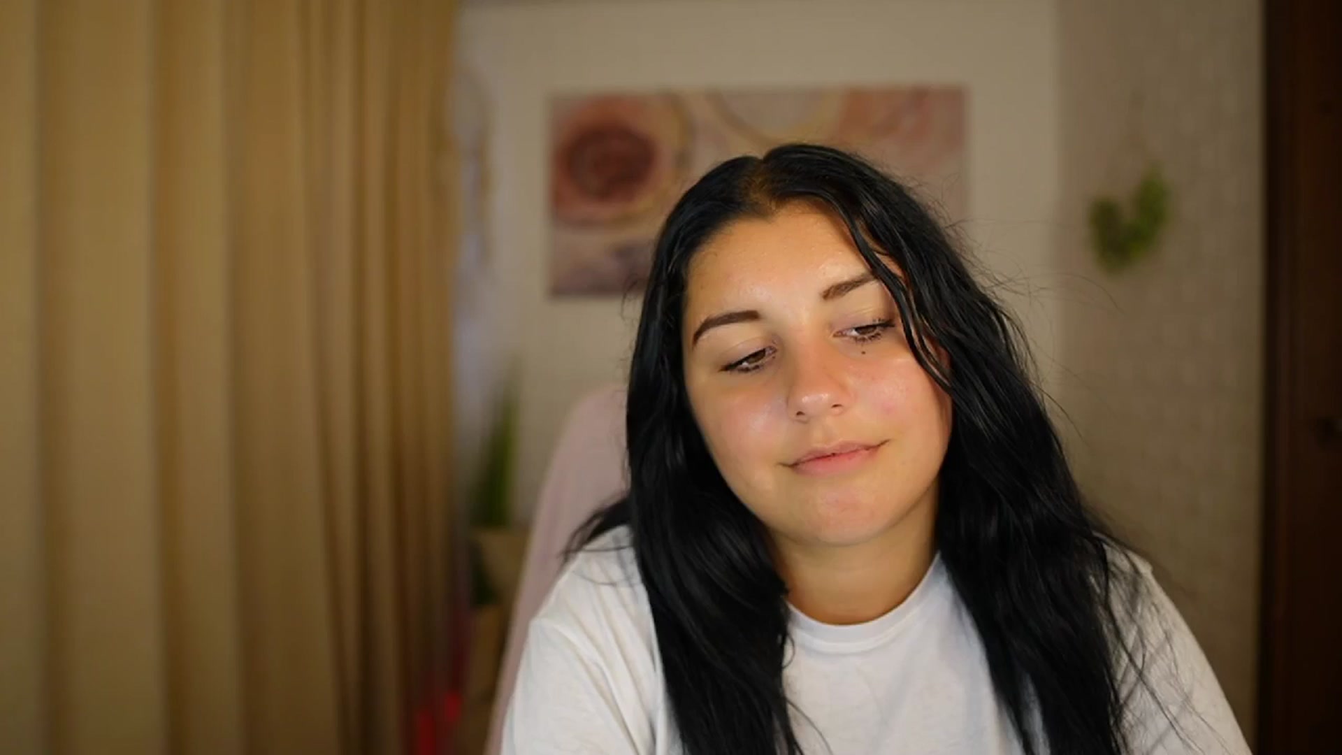 Gallery image thumbnail from Liya__Silver's myfreecams stream on, 08/08/2024, 16:13 image 8 of 20