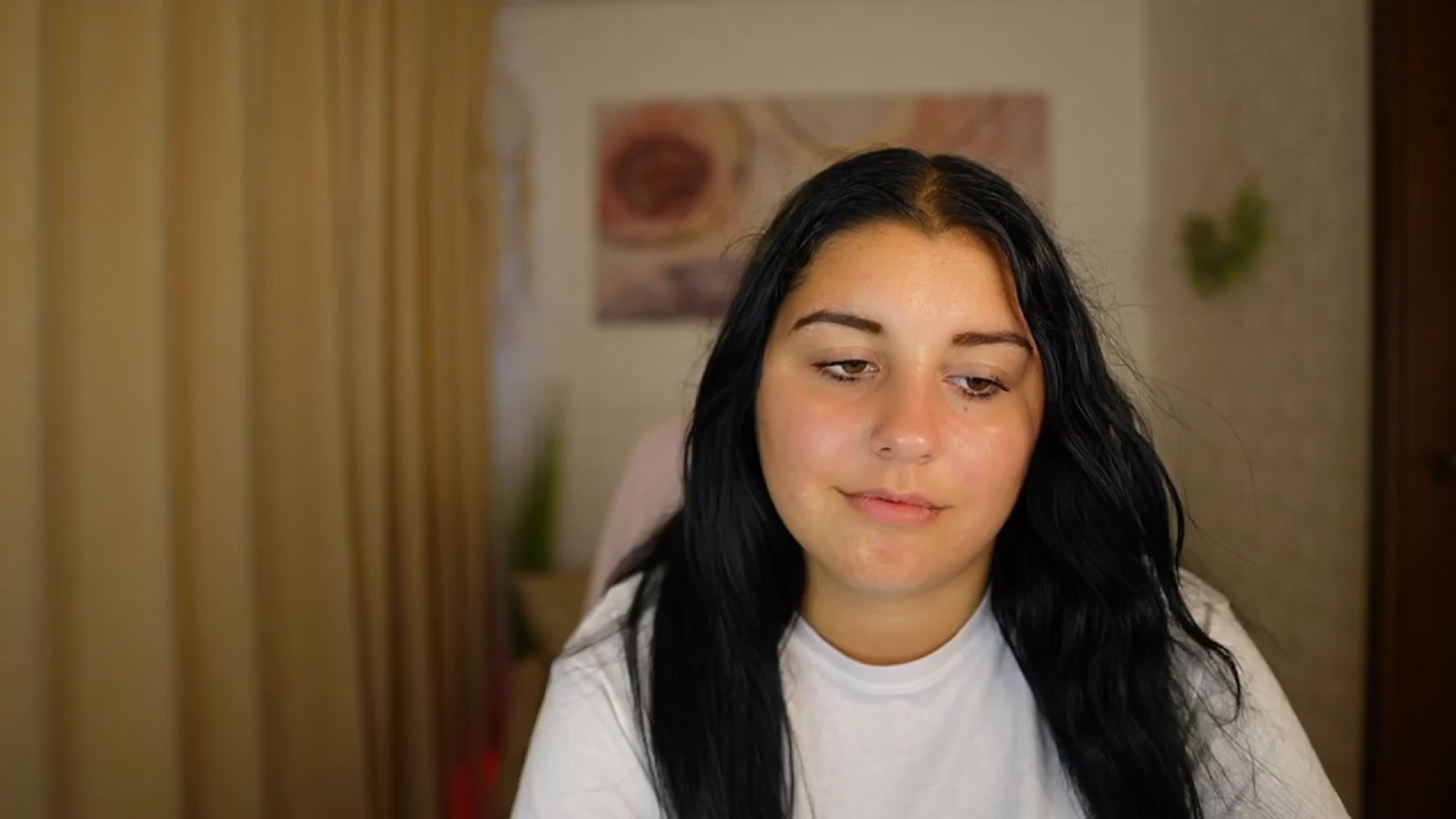 Gallery image thumbnail from Liya__Silver's myfreecams stream on, 08/08/2024, 16:13 image 5 of 20