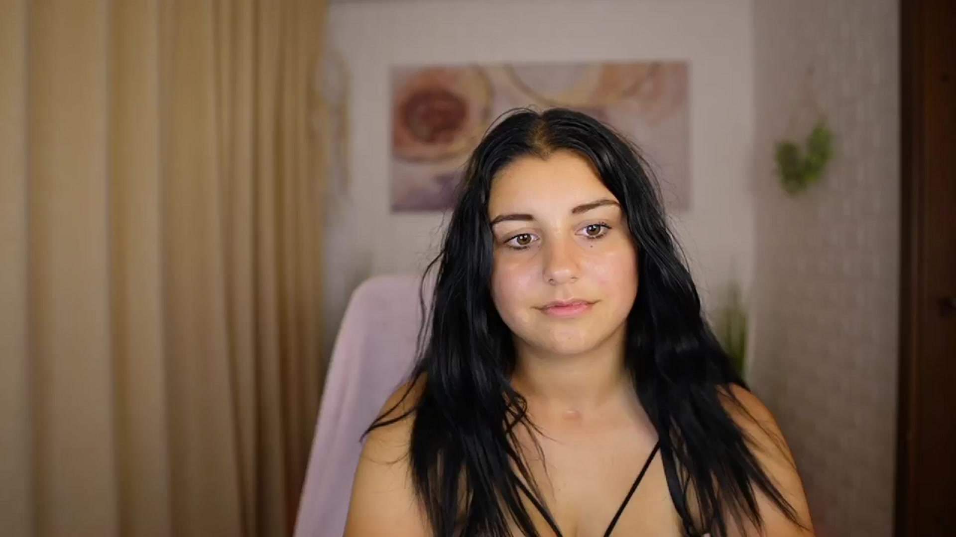 Gallery image thumbnail from Liya__Silver's myfreecams stream on, 08/08/2024, 17:49 image 12 of 20