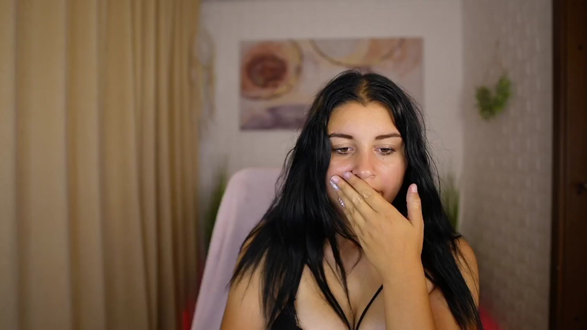 Gallery image thumbnail from Liya__Silver's myfreecams stream on, 08/08/2024, 17:49 image 14 of 20