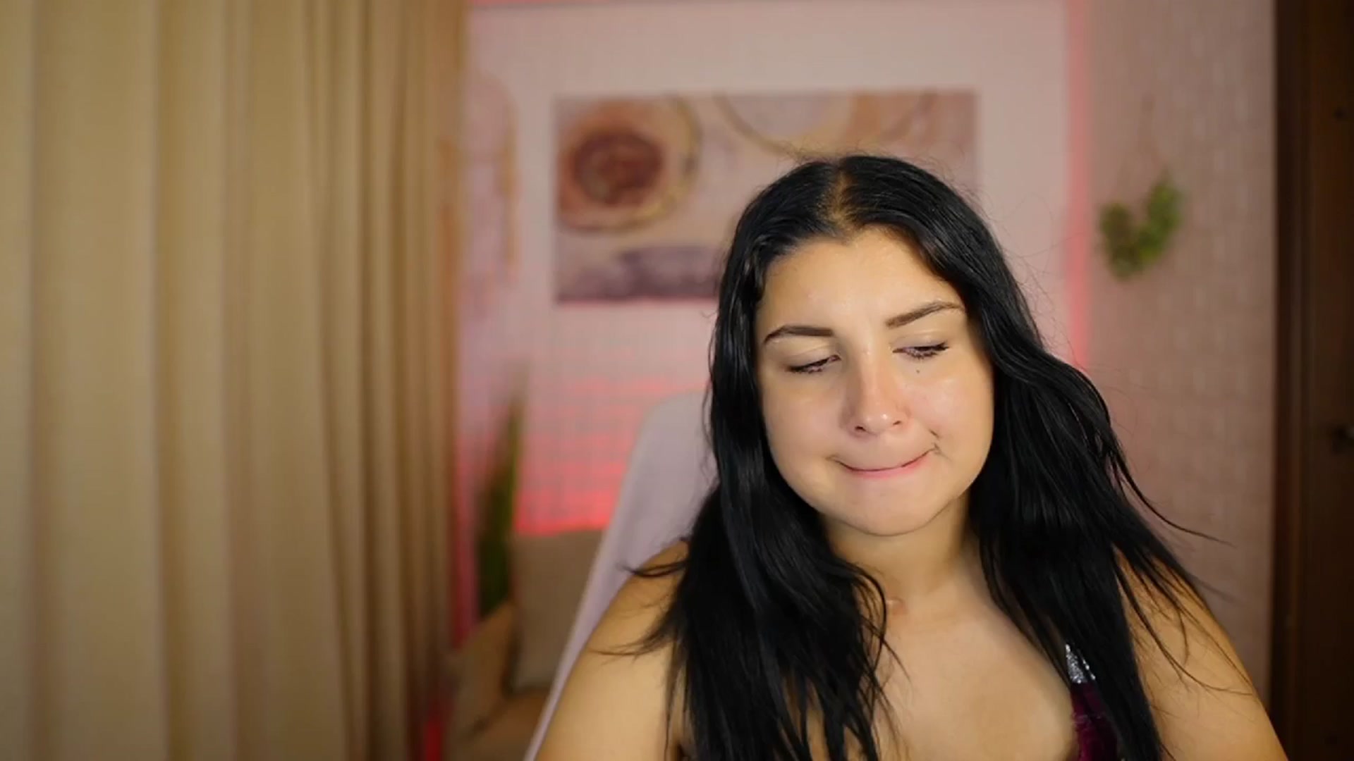 Gallery image thumbnail from Liya__Silver's myfreecams stream on, 08/09/2024, 18:05 image 10 of 20