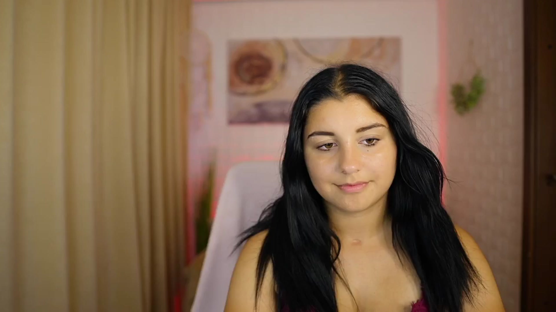 Gallery image thumbnail from Liya__Silver's myfreecams stream on, 08/09/2024, 18:05 image 1 of 20