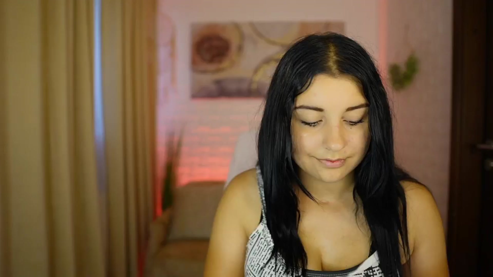 Gallery image thumbnail from Liya__Silver's myfreecams stream on, 08/15/2024, 15:00 image 2 of 20