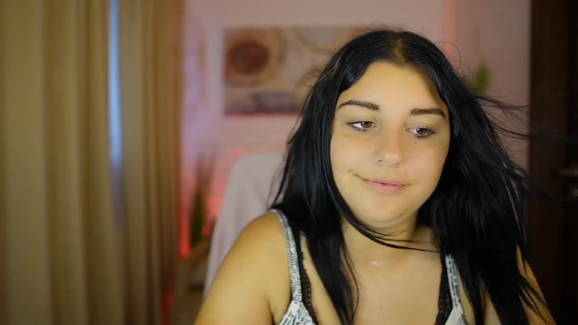 Gallery image thumbnail from Liya__Silver's myfreecams stream on, 08/15/2024, 16:29 image 11 of 20