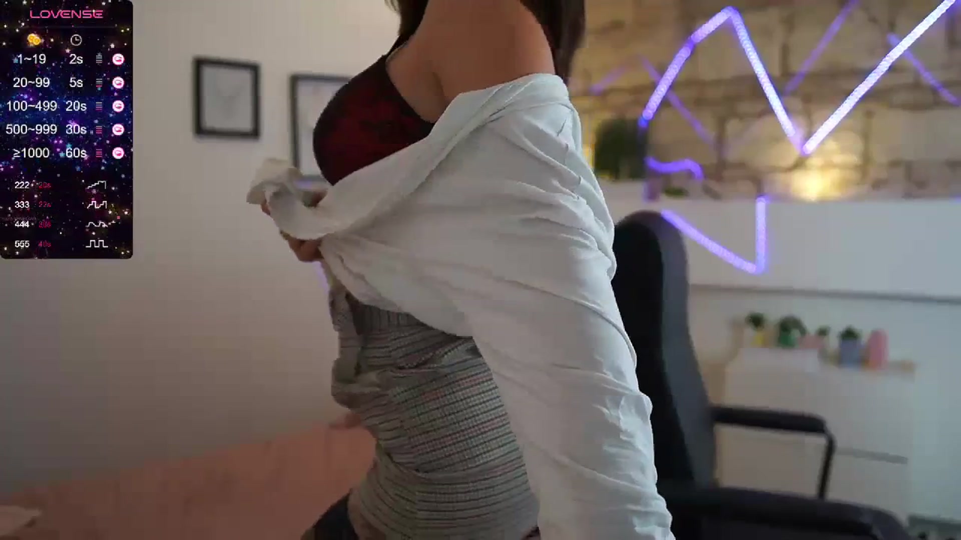 Gallery image thumbnail from Liya__Silver_'s myfreecams stream on, 09/25/2023, 17:59 image 4 of 20