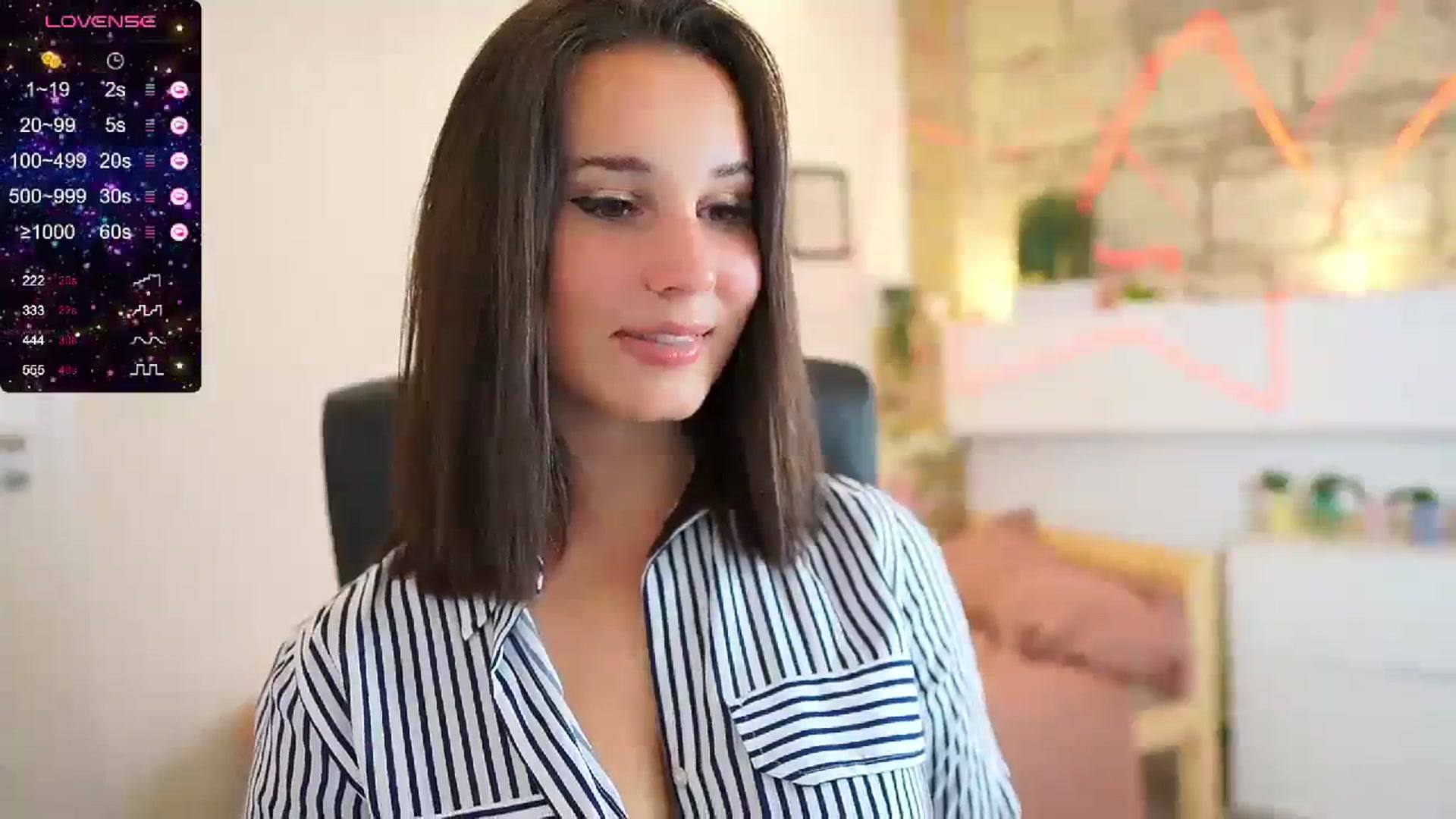 Gallery image thumbnail from Liya__Silver_'s myfreecams stream on, 10/06/2023, 13:38 image 14 of 20