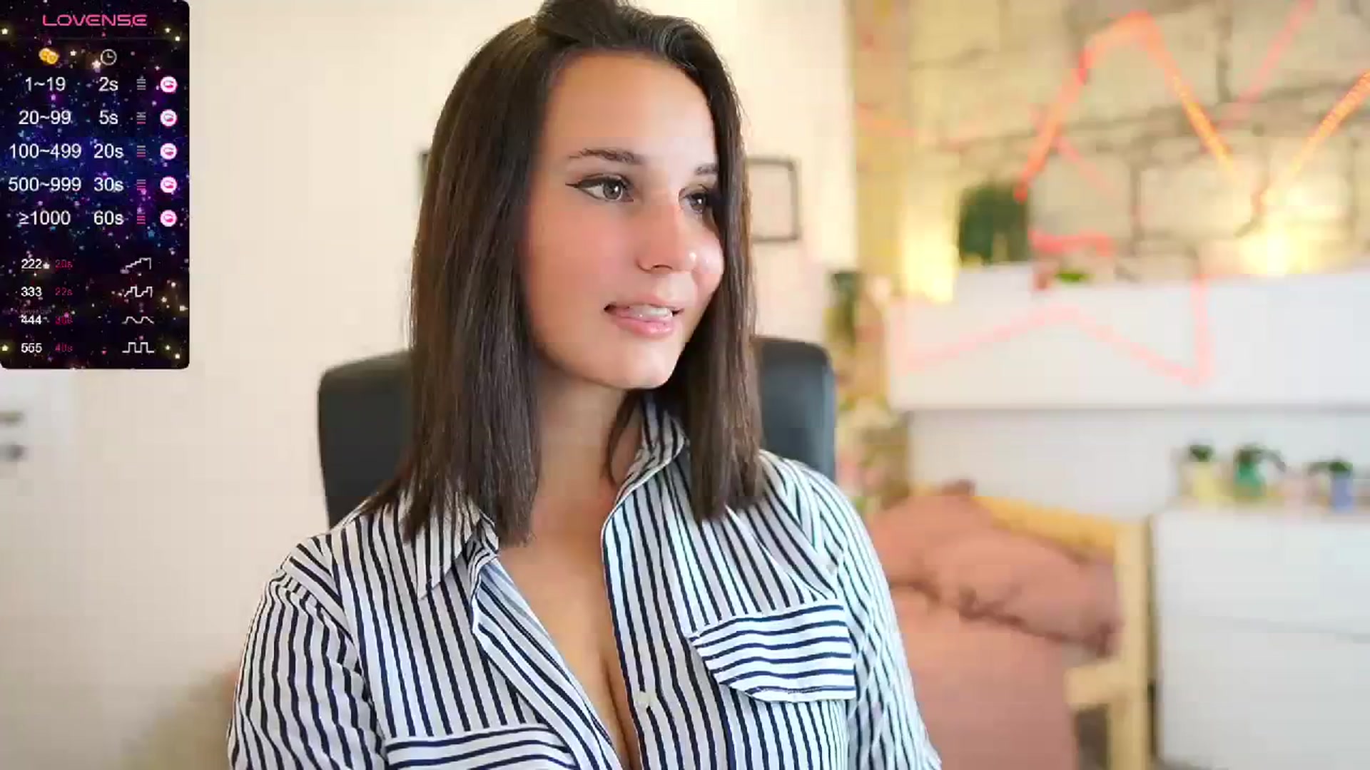 Gallery image thumbnail from Liya__Silver_'s myfreecams stream on, 10/06/2023, 15:15 image 10 of 20