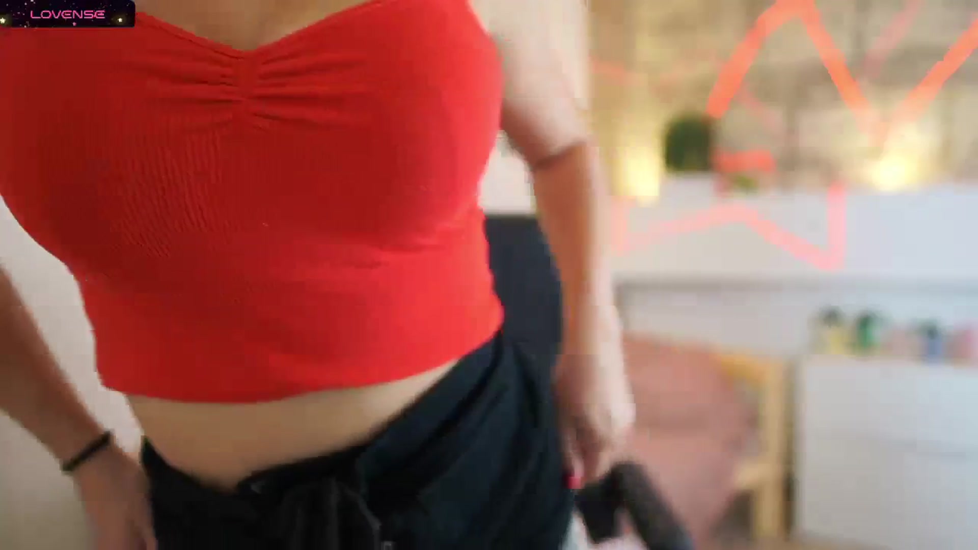Gallery image thumbnail from Liya__Silver_'s myfreecams stream on, 10/09/2023, 15:37 image 4 of 20