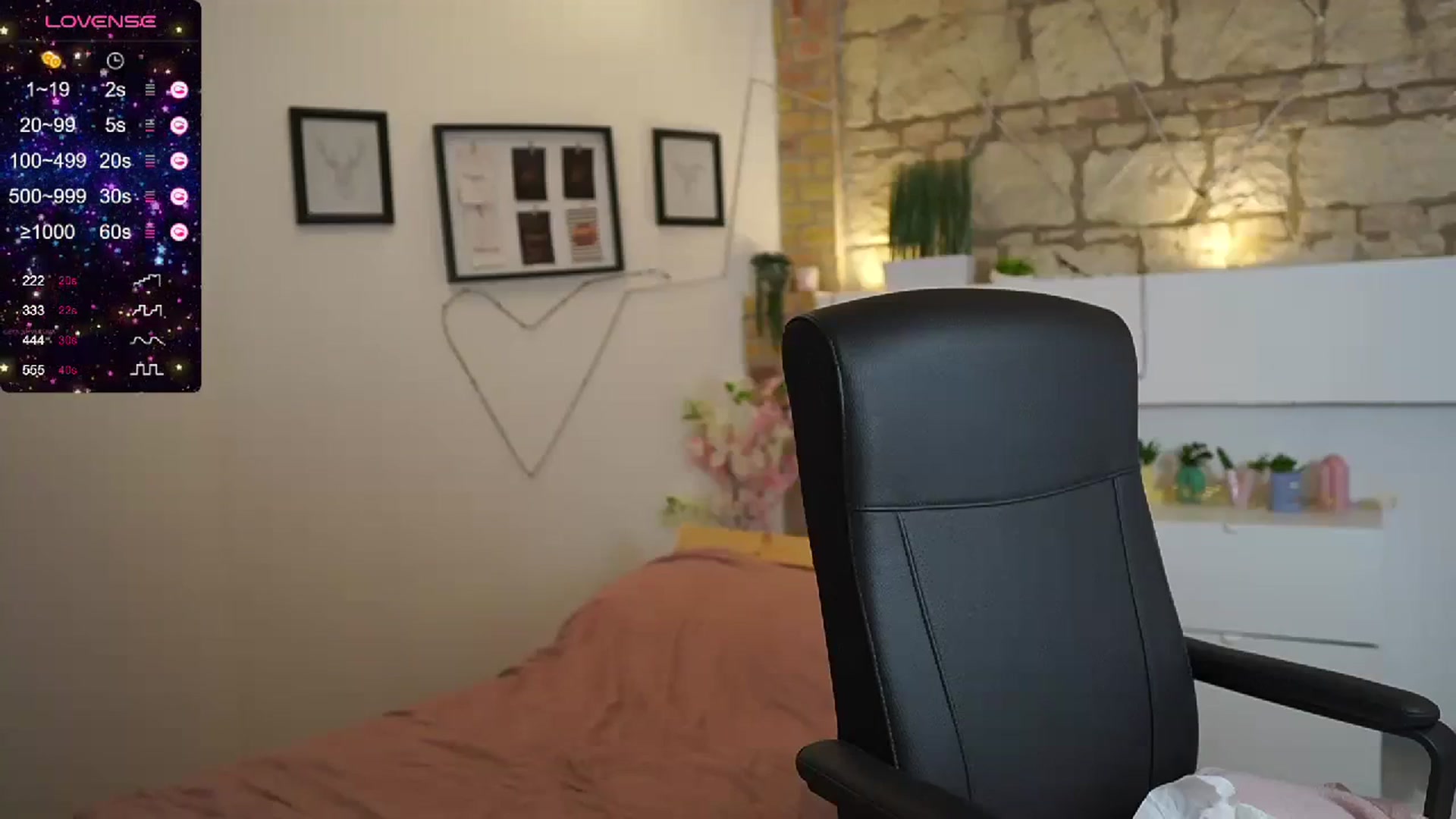 Gallery image thumbnail from Liya__Silver_'s myfreecams stream on, 10/12/2023, 15:58 image 18 of 20