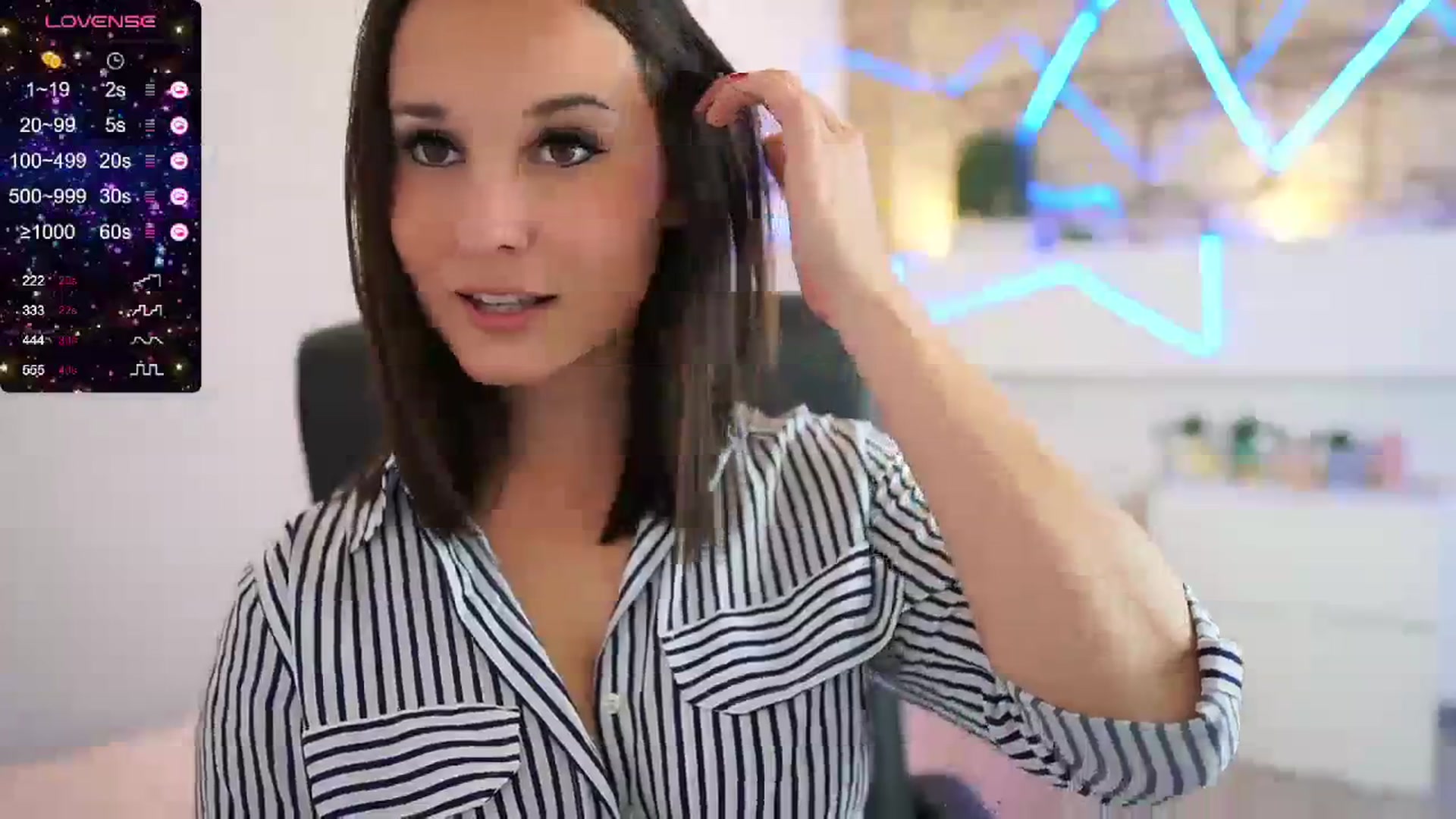 Gallery image thumbnail from Liya__Silver_'s myfreecams stream on, 10/17/2023, 16:59 image 12 of 20