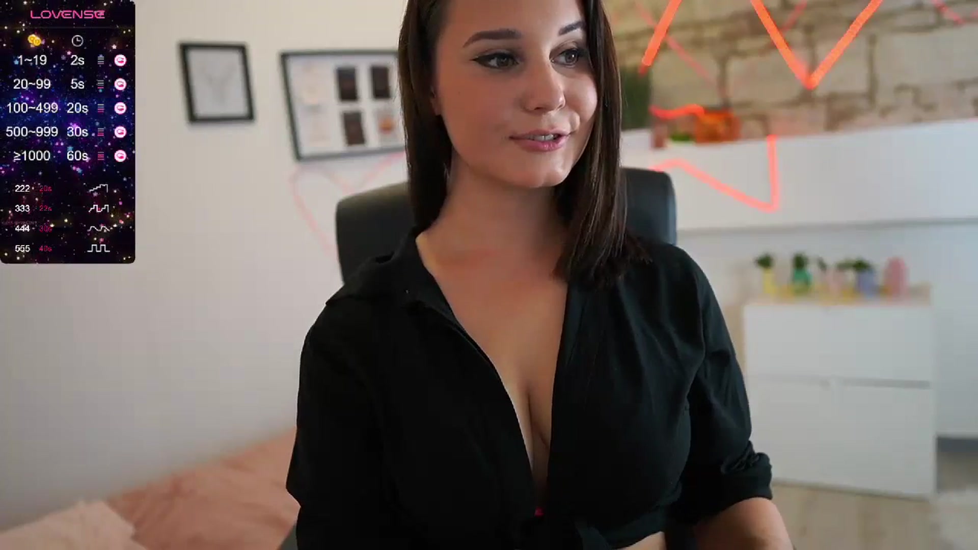 Gallery image thumbnail from Liya__Silver_'s myfreecams stream on, 10/24/2023, 15:40 image 5 of 20