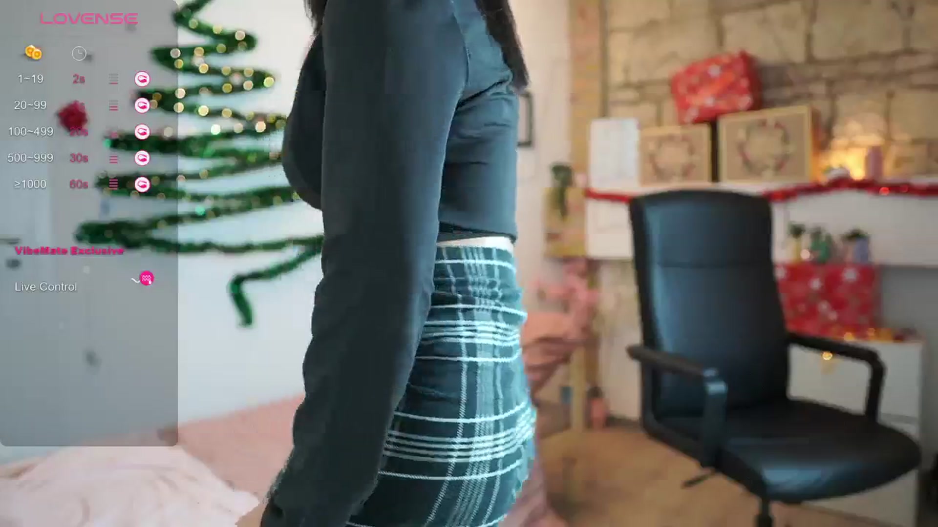 Gallery image thumbnail from Liya__Silver_'s myfreecams stream on, 12/08/2023, 17:32 image 9 of 20