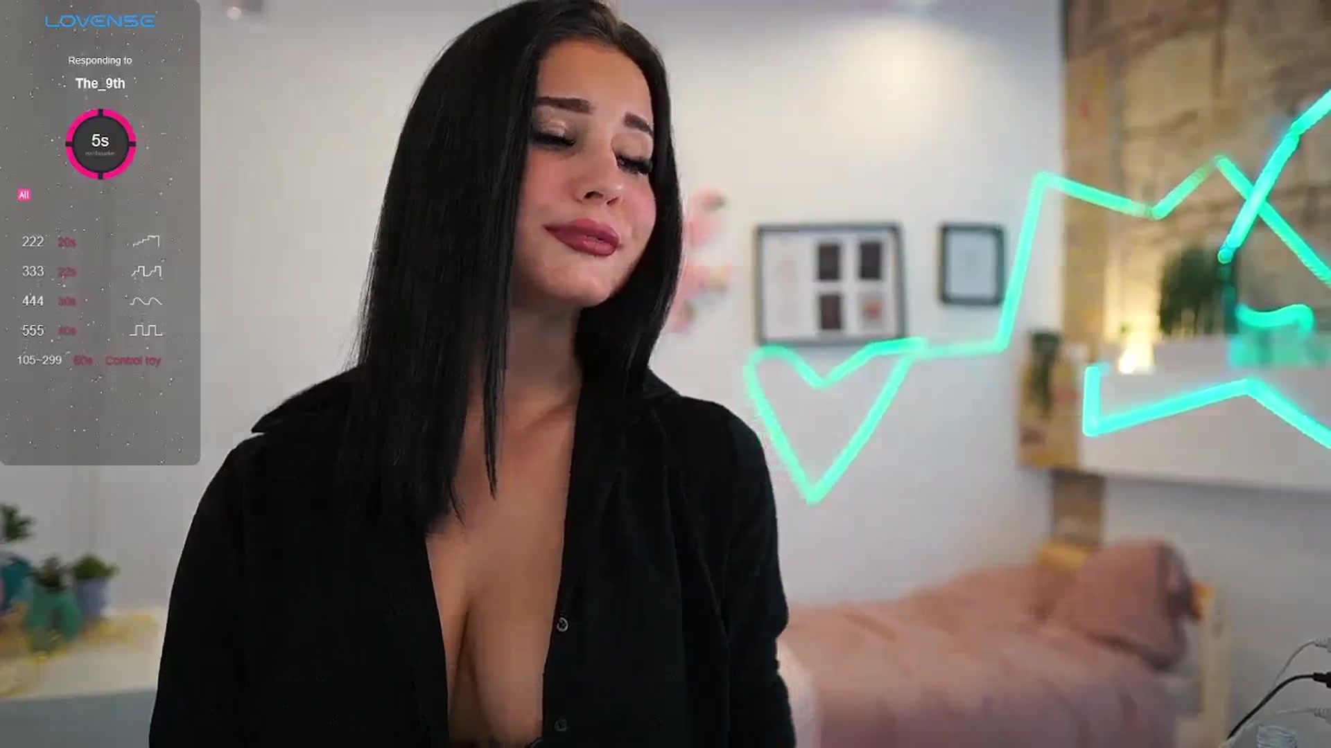 Gallery image thumbnail from Liya__Silver_'s myfreecams stream on, 01/23/2024, 22:40 image 4 of 20