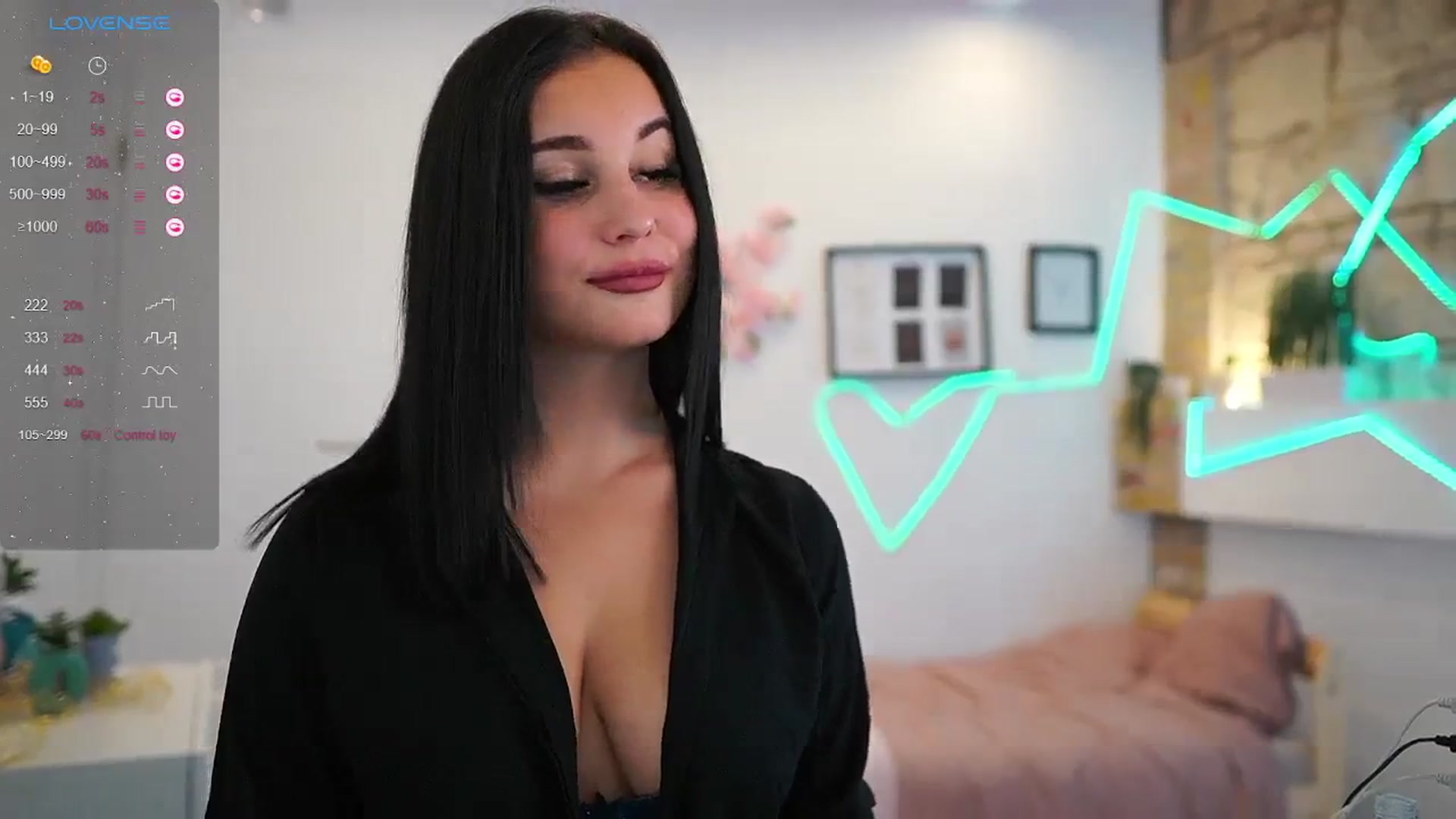 Gallery image thumbnail from Liya__Silver_'s myfreecams stream on, 01/23/2024, 22:40 image 14 of 20