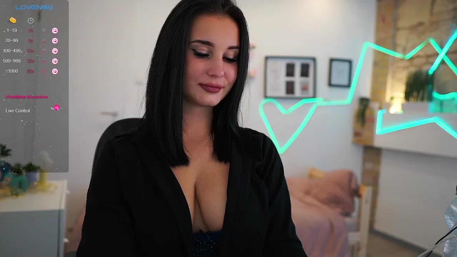 Gallery image thumbnail from Liya__Silver_'s myfreecams stream on, 01/24/2024, 24:16 image 2 of 20