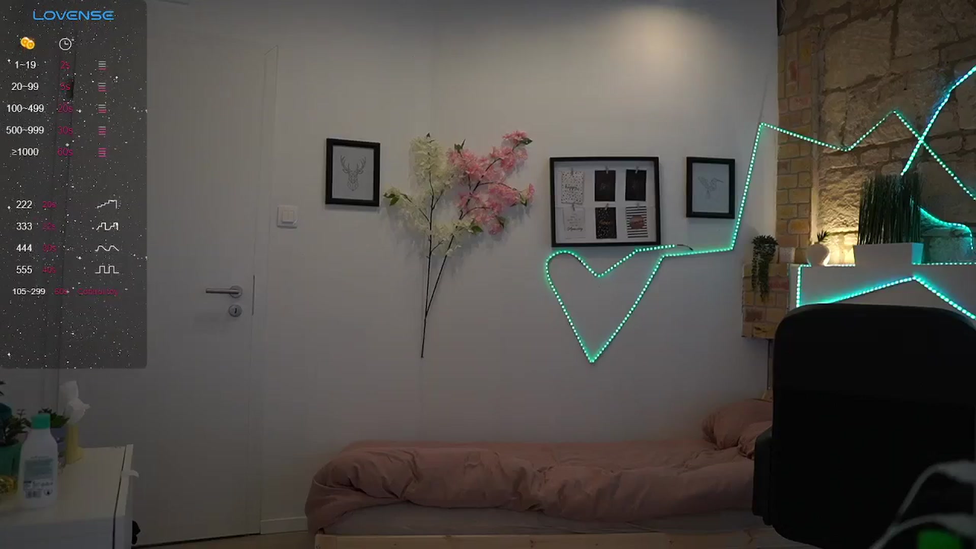 Gallery image thumbnail from Liya__Silver_'s myfreecams stream on, 01/29/2024, 23:38 image 18 of 20
