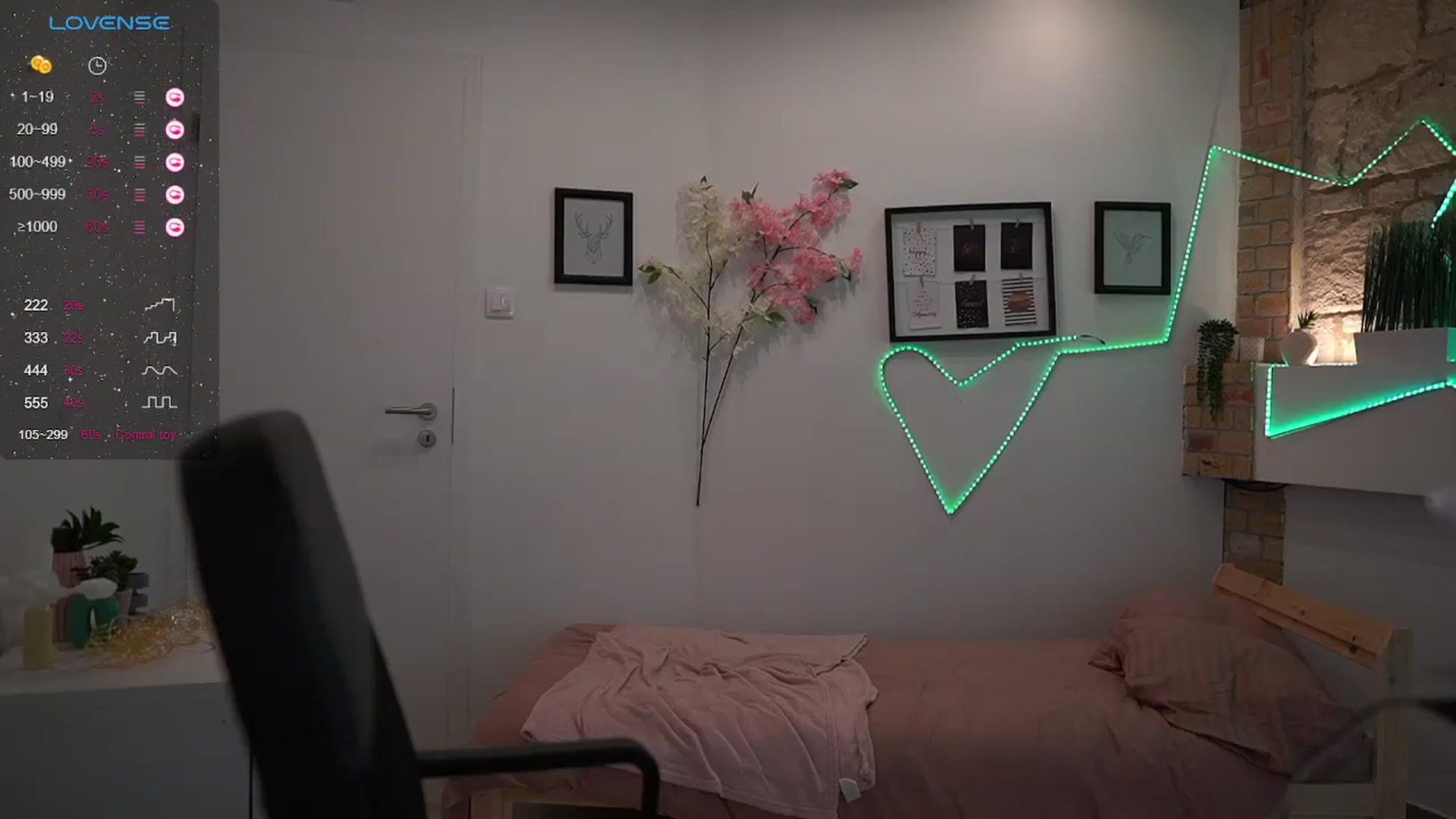 Gallery image thumbnail from Liya__Silver_'s myfreecams stream on, 03/01/2024, 24:11 image 16 of 20