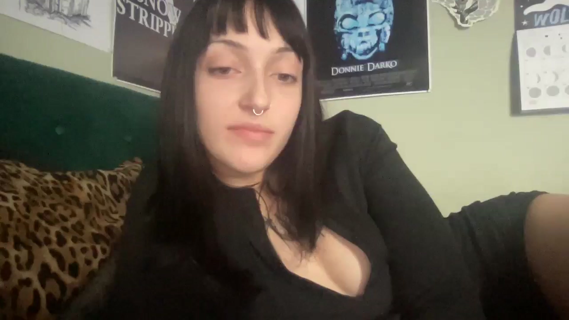 Gallery image thumbnail from Liz3valentine's myfreecams stream on, 12/31/2024, 19:34 image 6 of 20