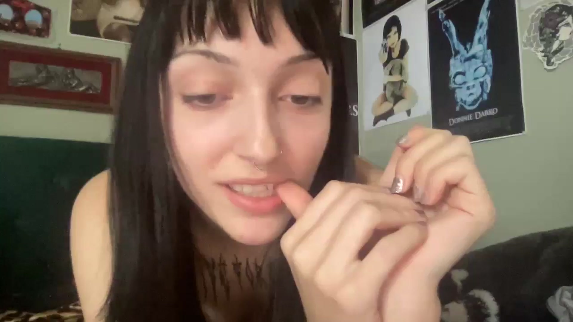Gallery image thumbnail from Liz3valentine's myfreecams stream on, 12/31/2024, 19:34 image 19 of 20