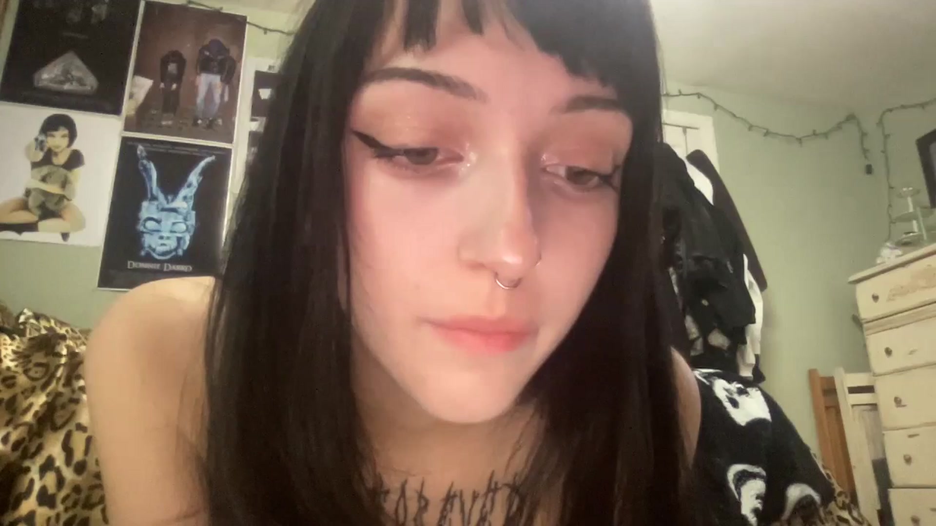 Gallery image thumbnail from Liz3valentine's myfreecams stream on, 12/31/2024, 20:53 image 12 of 20