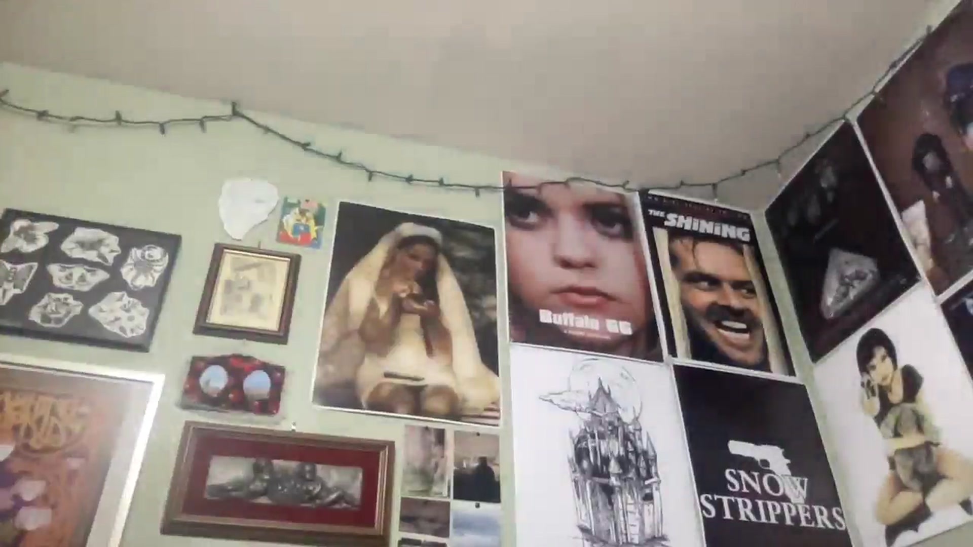 Gallery image thumbnail from Liz3valentine's myfreecams stream on, 12/31/2024, 20:53 image 17 of 20
