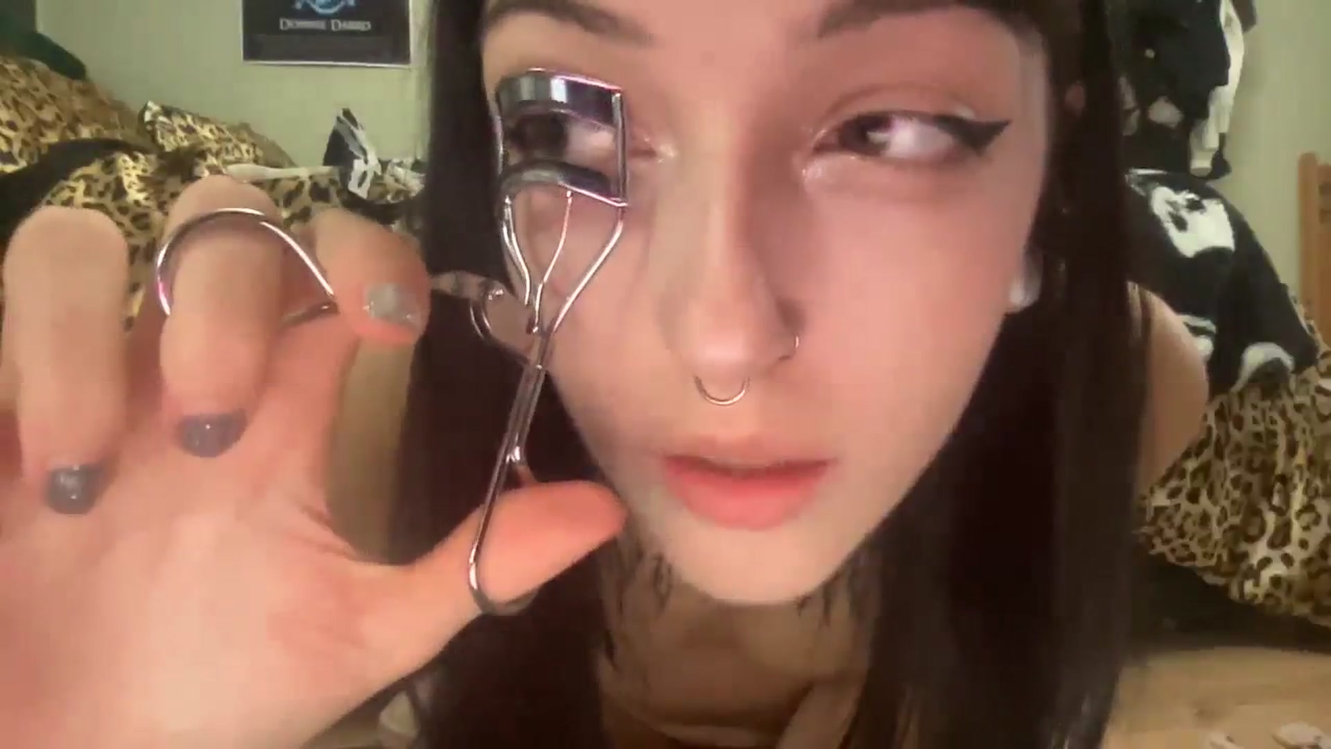 Gallery image thumbnail from Liz3valentine's myfreecams stream on, 12/31/2024, 20:53 image 9 of 20