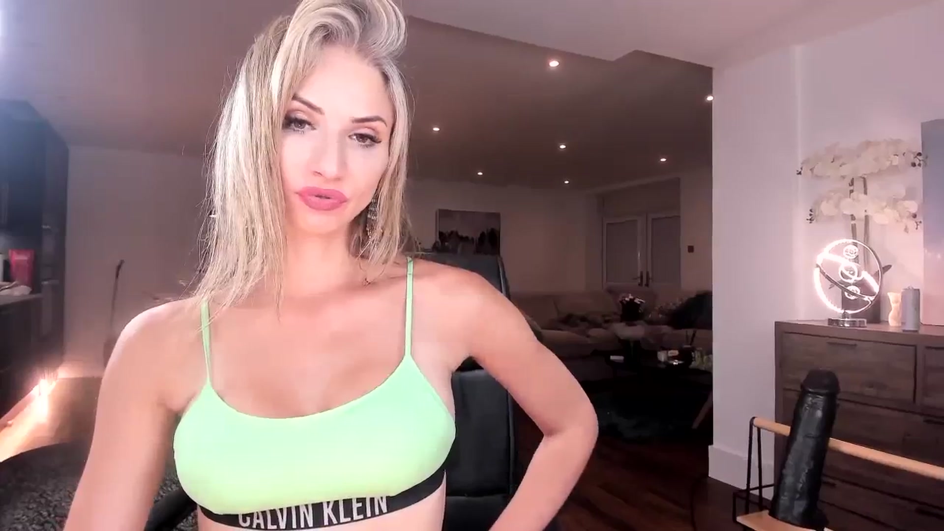 Gallery image thumbnail from LizGilbert69's myfreecams stream on, 08/20/2023, 20:26 image 20 of 20