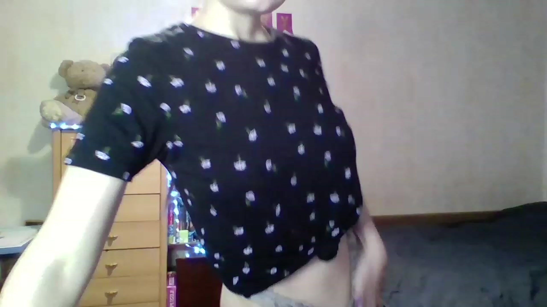 Gallery image thumbnail from LizaGhost's myfreecams stream on, 11/19/2022, 17:56 image 14 of 20