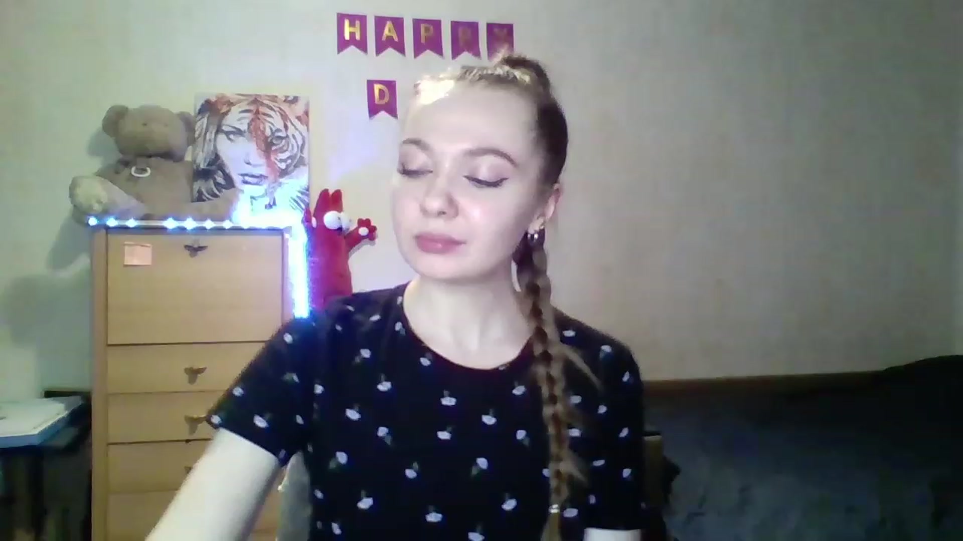 Gallery image thumbnail from LizaGhost's myfreecams stream on, 11/19/2022, 17:56 image 12 of 20