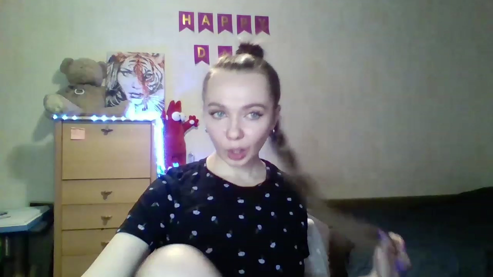 Gallery image thumbnail from LizaGhost's myfreecams stream on, 11/19/2022, 17:56 image 3 of 20