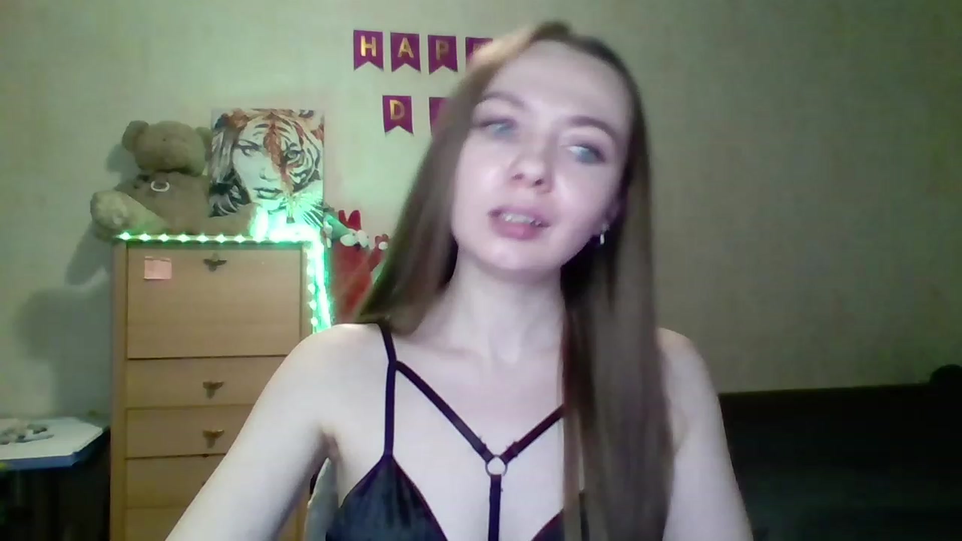 Gallery image thumbnail from LizaGhost's myfreecams stream on, 11/20/2022, 15:38 image 10 of 20