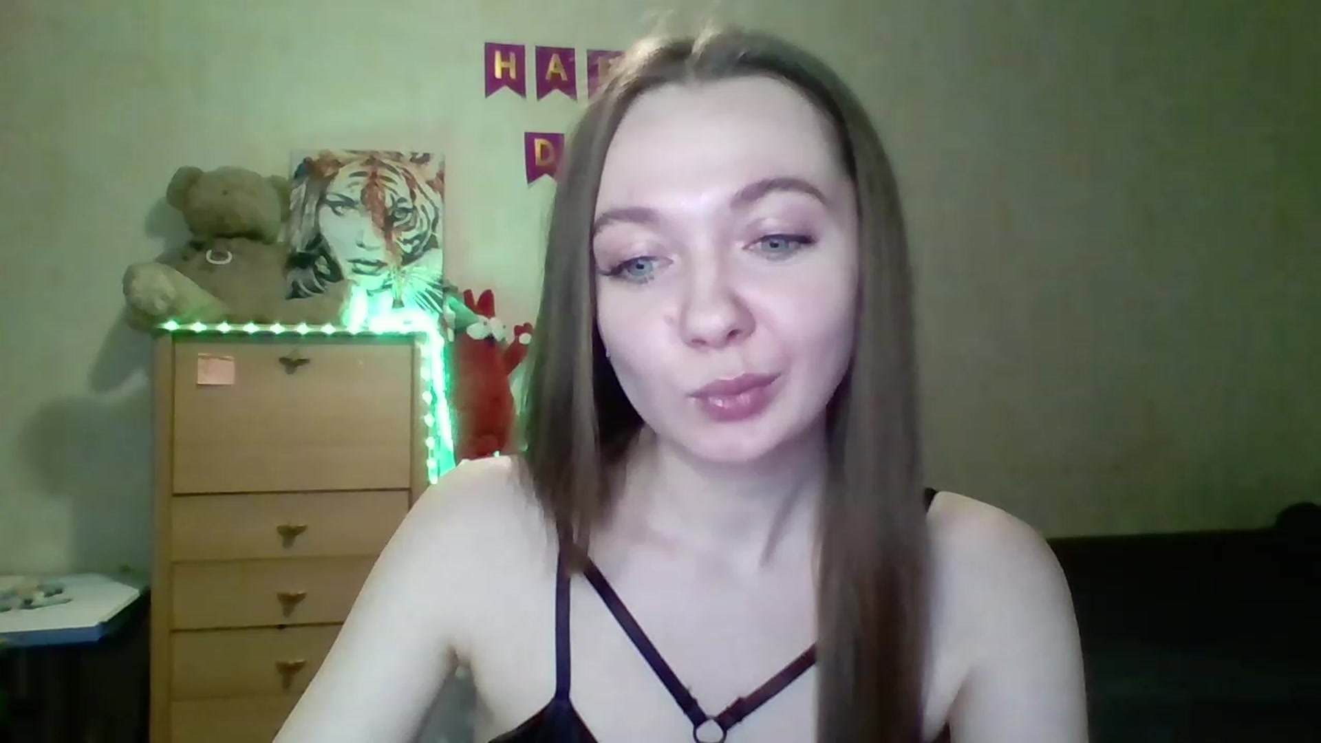 Gallery image thumbnail from LizaGhost's myfreecams stream on, 11/20/2022, 15:38 image 8 of 20